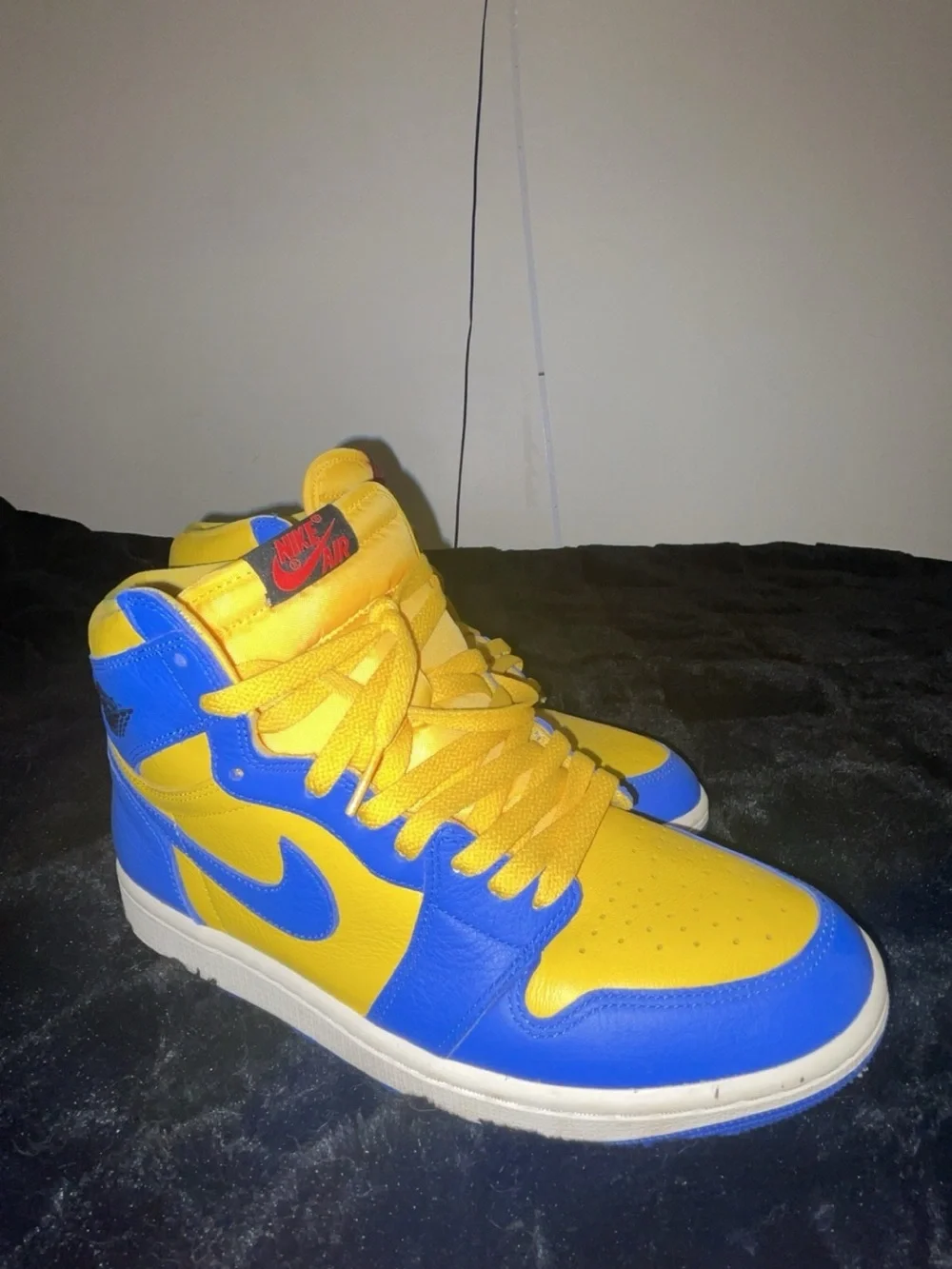 Nike Air Jordan 1 Retro High “OG Laney”